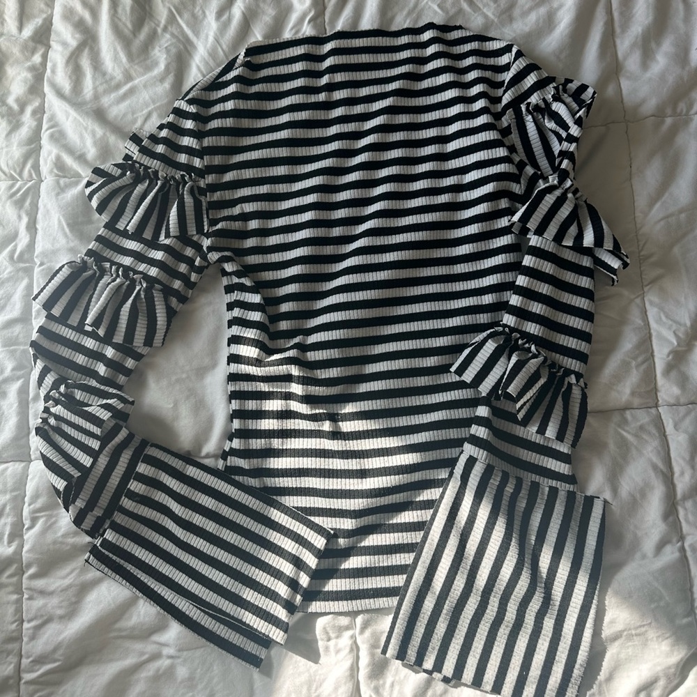 Storets sweater top